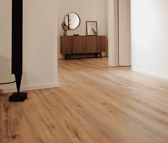 modern gold coast home with vinyl floors